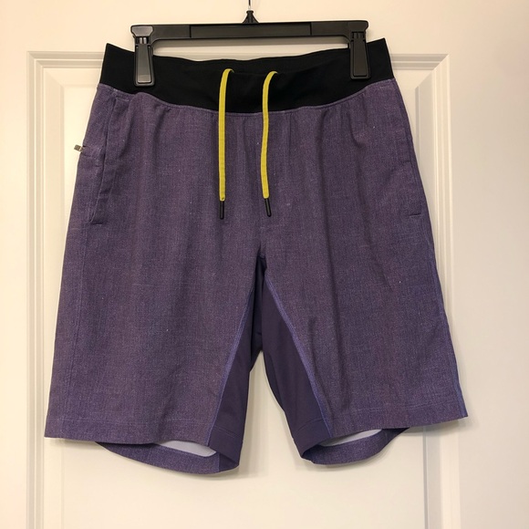 🤩 Lululemon workout shorts 🩳 - Picture 1 of 7